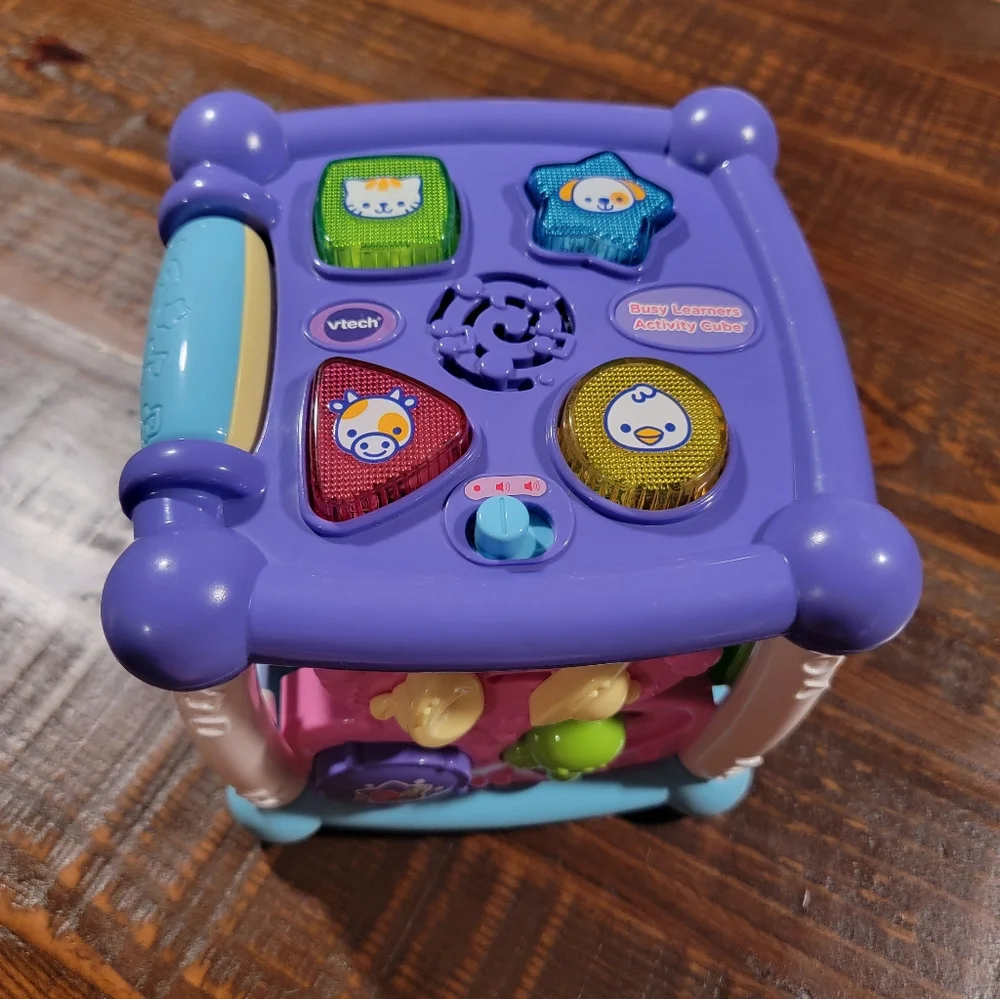 Vtech Busy Learners Activity Cube - Purple and Blue EUC Light‎ Up/Sound